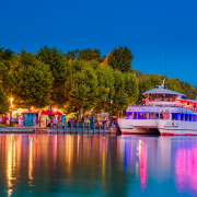 Bulihajó a siófoki kikötőben