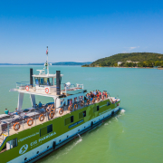 Kisfaludy komp a Balatonon a révben