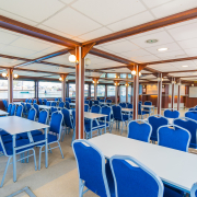 Badacsony katamarán alsó szint terem