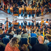 Halloween gyerekhajó