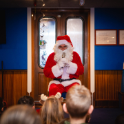 Mikulás gyerekhajó a Szent Miklós hajón