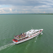 Hévíz motoros hajó a Balatonon
