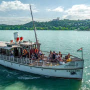 Csobánc sétahajó a Balatonon