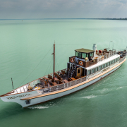 Jókai sétahajó a Balatonon