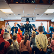 Halloween hajó gyerekekkel