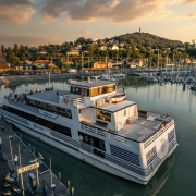 Fonyód hajóállomás Füred katamarán