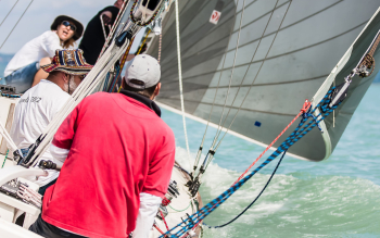 Új hajó vitorlásbérlőknek