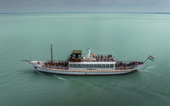 Jókai sétahajó a Balatonon